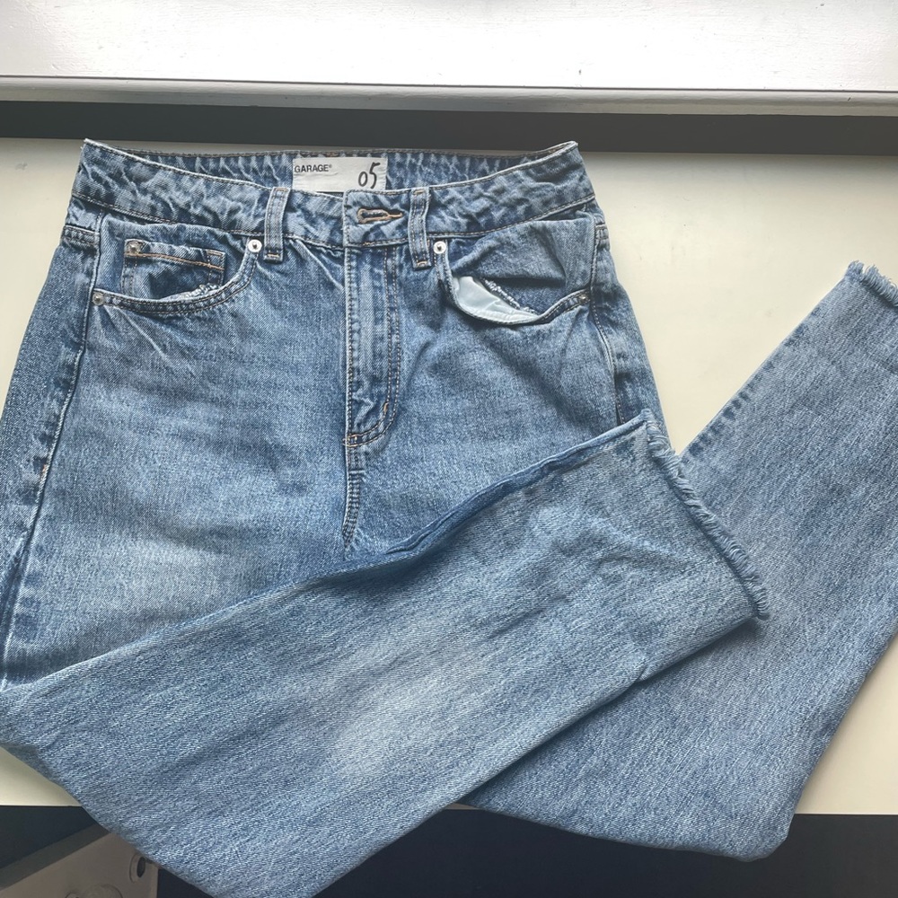 GARAGE MOM JEANS